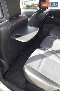 Минивэн Renault Scenic 2009 в 