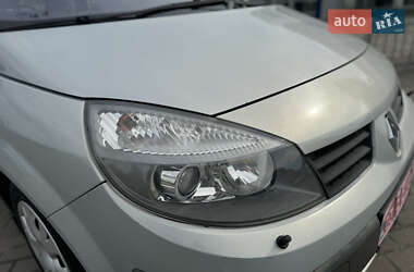 Минивэн Renault Scenic 2005 в 