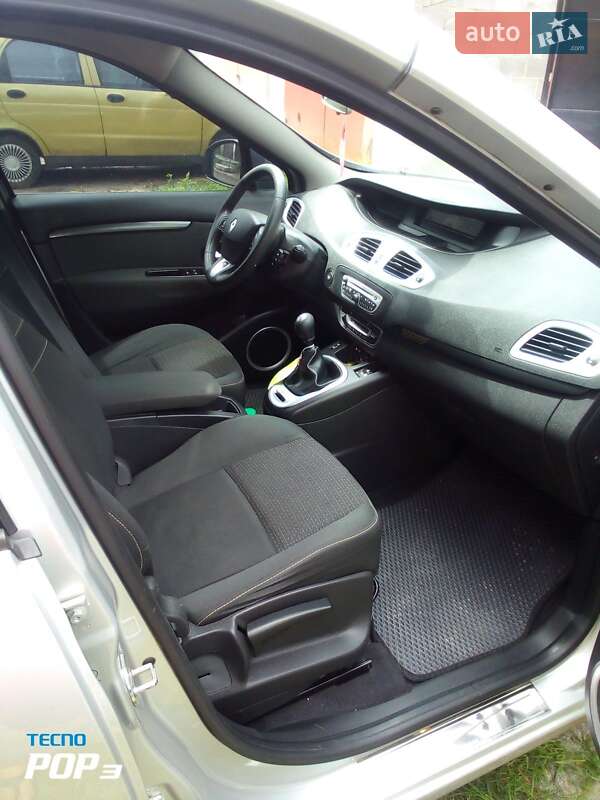 Минивэн Renault Scenic 2009 в Казатине