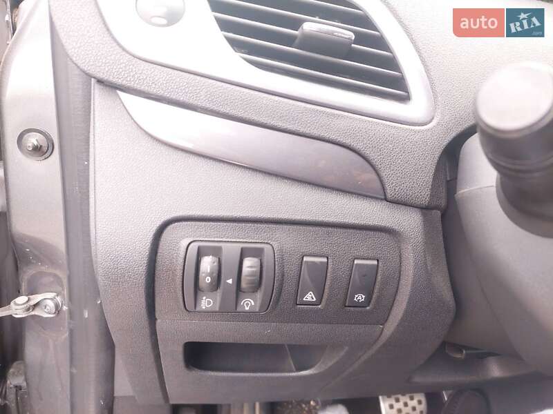 Минивэн Renault Scenic 2013 в Дубно