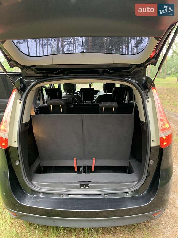 Минивэн Renault Scenic 2011 в Олевске