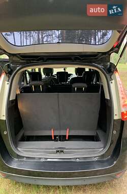 Минивэн Renault Scenic 2011 в 