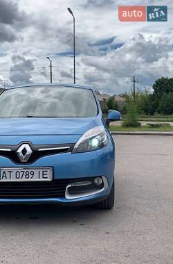 Минивэн Renault Scenic 2012 в 