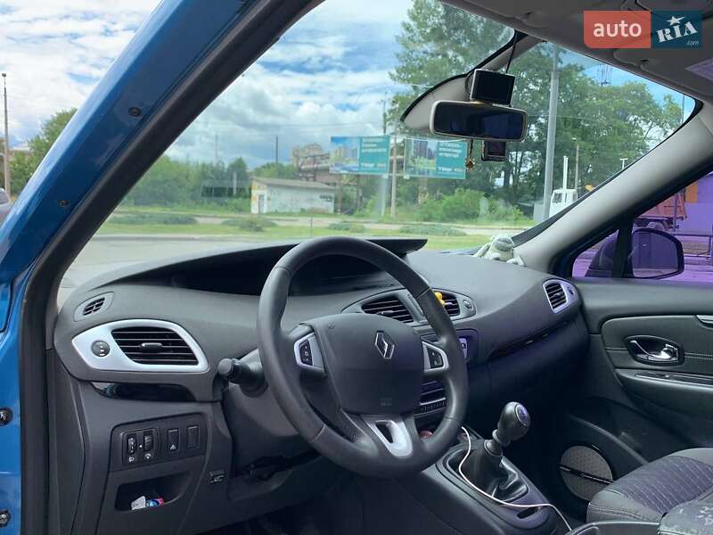 Минивэн Renault Scenic 2012 в Ивано-Франковске