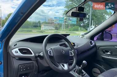 Минивэн Renault Scenic 2012 в 