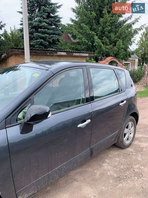 Мінівен Renault Scenic 2011 в Нововолинську