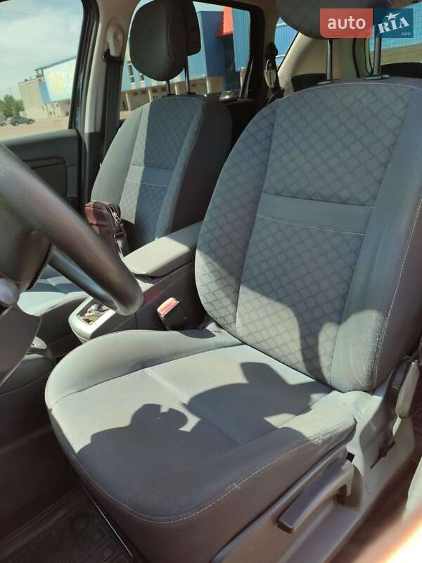 Минивэн Renault Scenic 2009 в Кременчуге