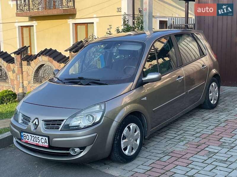Минивэн Renault Scenic 2009 в 