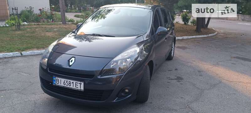 Минивэн Renault Scenic 2009 в Полтаве