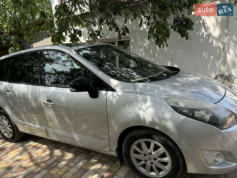 Мінівен Renault Scenic 2011 в Миколаєві