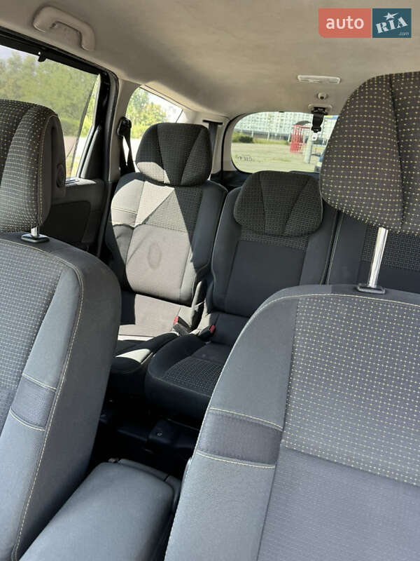Мінівен Renault Scenic 2009 в Києві