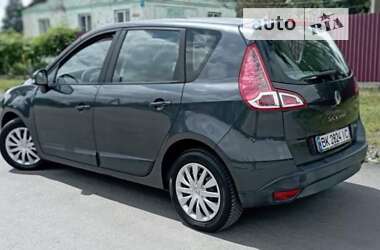 Минивэн Renault Scenic 2010 в 