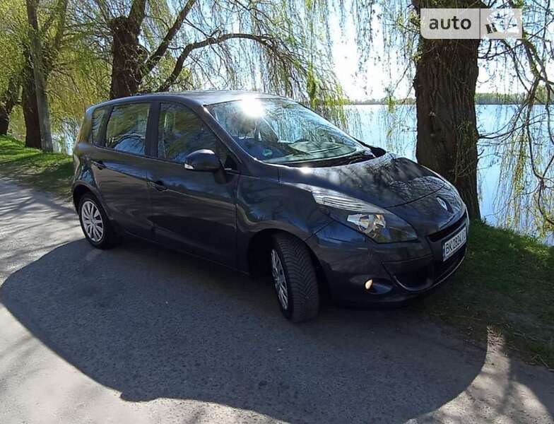 Минивэн Renault Scenic 2010 в Луцке