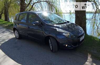 Минивэн Renault Scenic 2010 в 