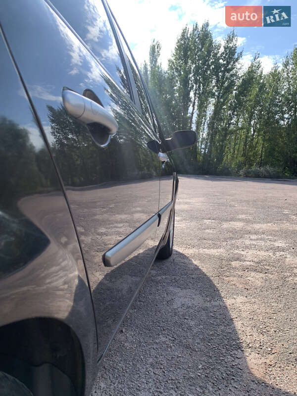 Минивэн Renault Scenic 2004 в Бердичеве