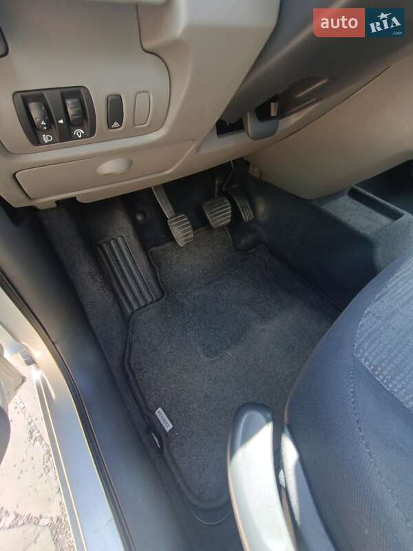 Минивэн Renault Scenic 2007 в Киеве