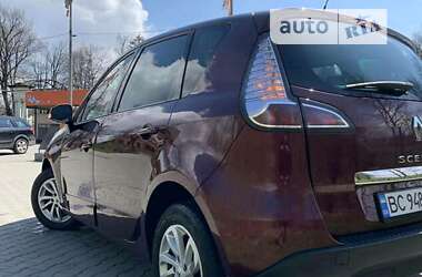 Минивэн Renault Scenic 2012 в 