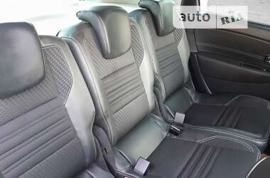 Минивэн Renault Scenic 2015 в 