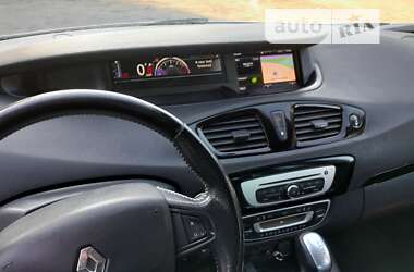 Минивэн Renault Scenic 2015 в 