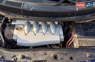 Минивэн Renault Scenic 2003 в 
