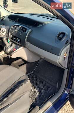 Минивэн Renault Scenic 2003 в 