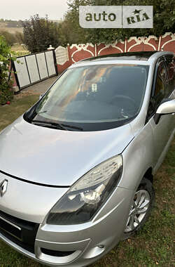 Мінівен Renault Scenic 2010 в Чернівцях