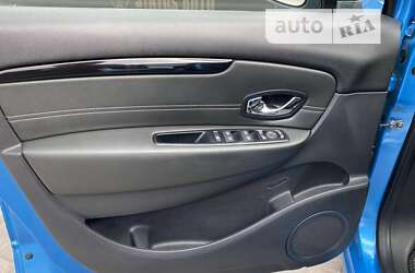 Минивэн Renault Scenic 2015 в 