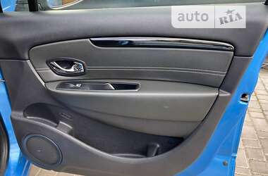 Минивэн Renault Scenic 2015 в 