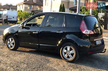 Минивэн Renault Scenic 2009 в 
