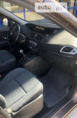 Минивэн Renault Scenic 2010 в 