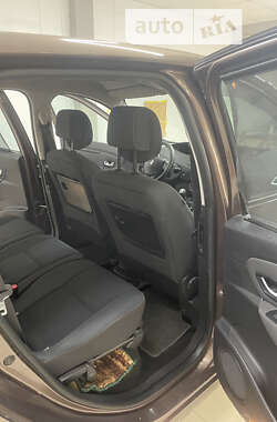 Минивэн Renault Scenic 2010 в 
