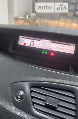 Минивэн Renault Scenic 2010 в 