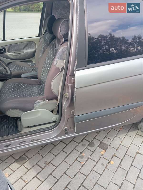 Минивэн Renault Scenic 2001 в Дрогобыче фото 6 Минивэн Renault Scenic 2001 в Дрогобыче