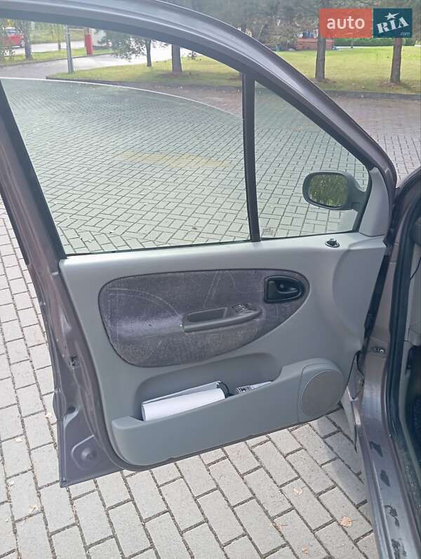 Минивэн Renault Scenic 2001 в Дрогобыче фото 15 Минивэн Renault Scenic 2001 в Дрогобыче