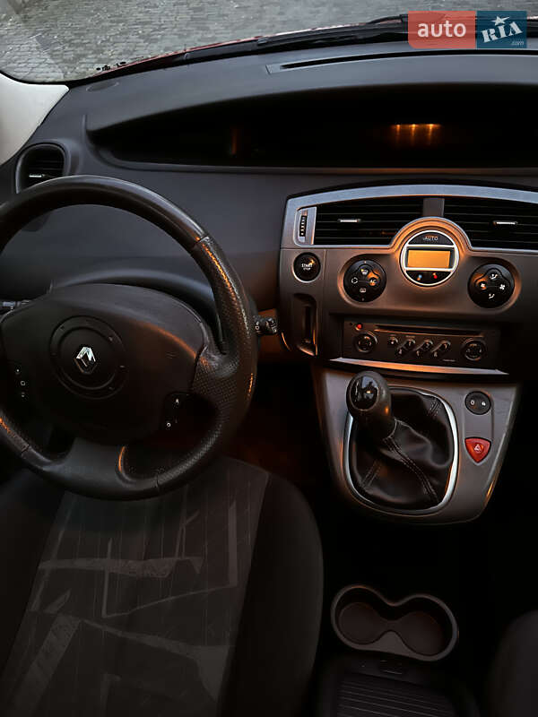 Мінівен Renault Scenic 2005 в Луцьку