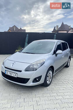 Минивэн Renault Scenic 2010 в 
