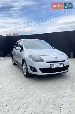 Минивэн Renault Scenic 2010 в 