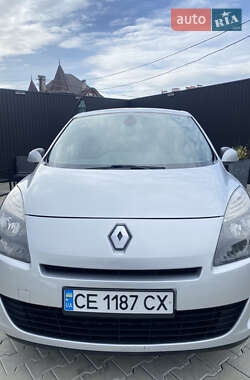 Минивэн Renault Scenic 2010 в 