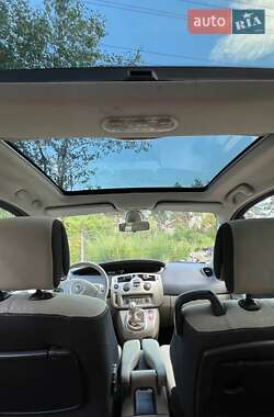 Минивэн Renault Scenic 2009 в 