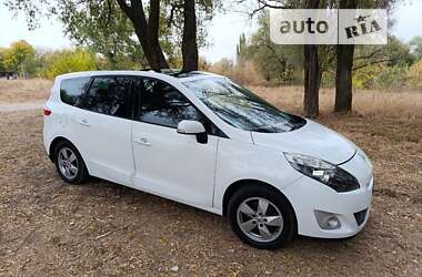 Мінівен Renault Scenic 2010 в Ромнах