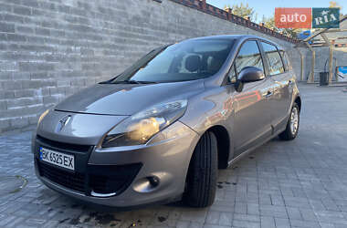 Минивэн Renault Scenic 2010 в Ровно