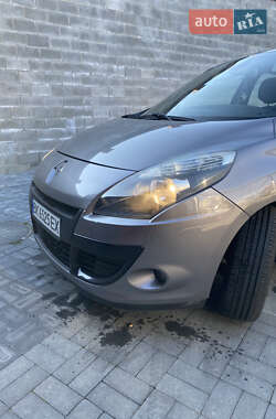 Минивэн Renault Scenic 2010 в Ровно