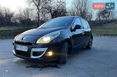 Минивэн Renault Scenic 2010 в 