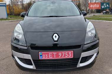 Минивэн Renault Scenic 2011 в 