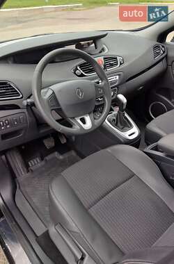 Минивэн Renault Scenic 2011 в 