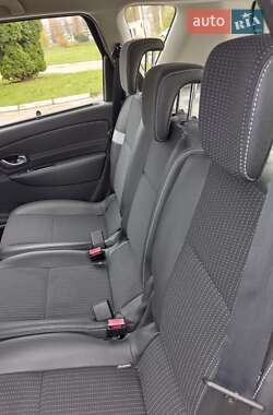 Минивэн Renault Scenic 2011 в 