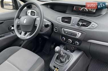 Минивэн Renault Scenic 2014 в 