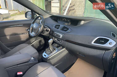 Минивэн Renault Scenic 2013 в Ровно