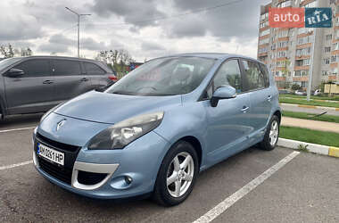 Минивэн Renault Scenic 2010 в Буче