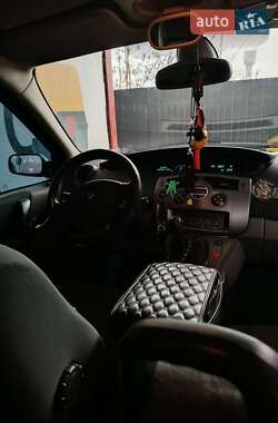 Минивэн Renault Scenic 2005 в 